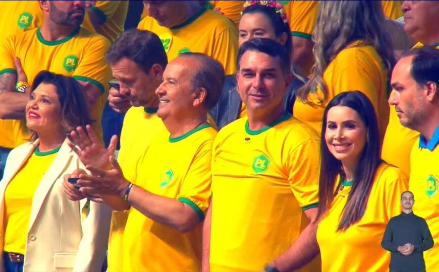 Com Flávio Bolsonaro, PL lança pacote de pré-candidaturas em SC