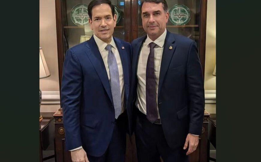 Flávio Bolsonaro retorna à Casa Branca e se reúne com J.D. Vance e Marco Rubio