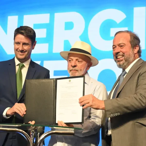 Governo renova contratos com distribuidoras de energia em&hellip;