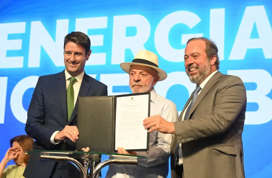 Governo renova contratos com distribuidoras de energia em 13 estados