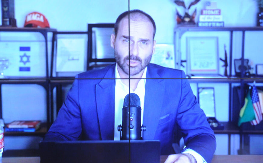 Eduardo Bolsonaro nega ter recebido recurso de filme: “status migratório” impediria