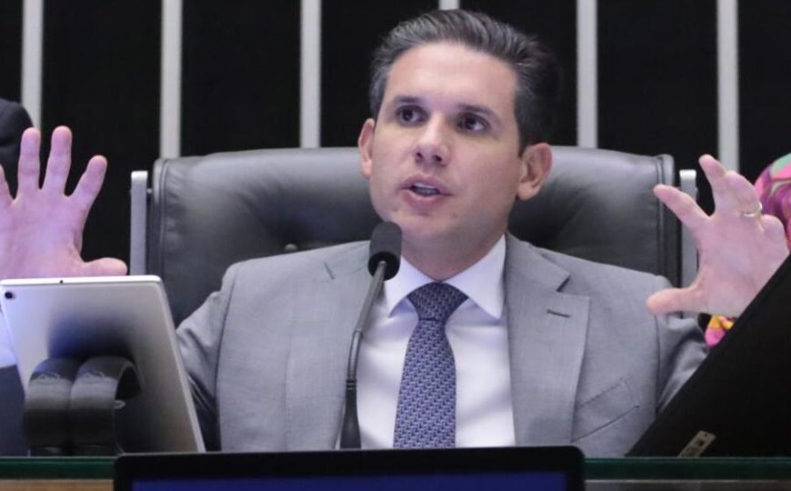 Quem são os políticos que viajaram no jatinho de um investigado pela CPI?