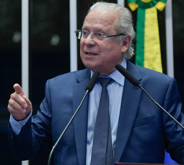 José Dirceu é diagnosticado com câncer