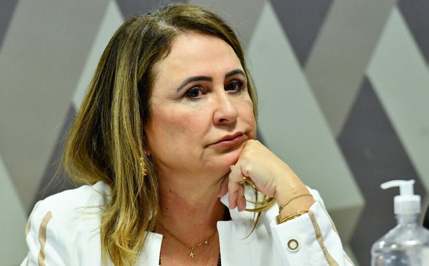 Kátia Abreu se retrata após post sobre Alcolumbre com citação a judeus e Judas