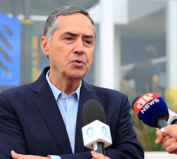 Barroso sai em defesa do STF em meio&hellip;