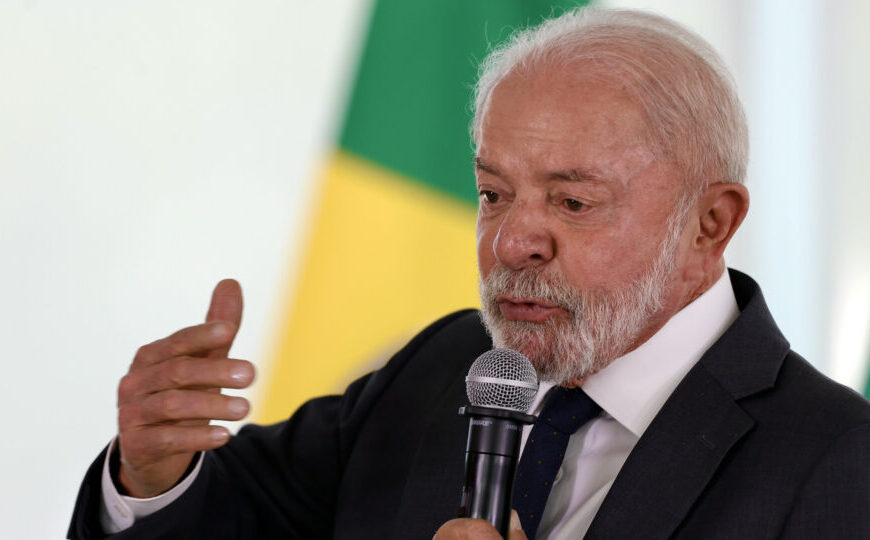 Lula lança crédito de R$ 30 bilhões para motoristas de aplicativo e taxistas