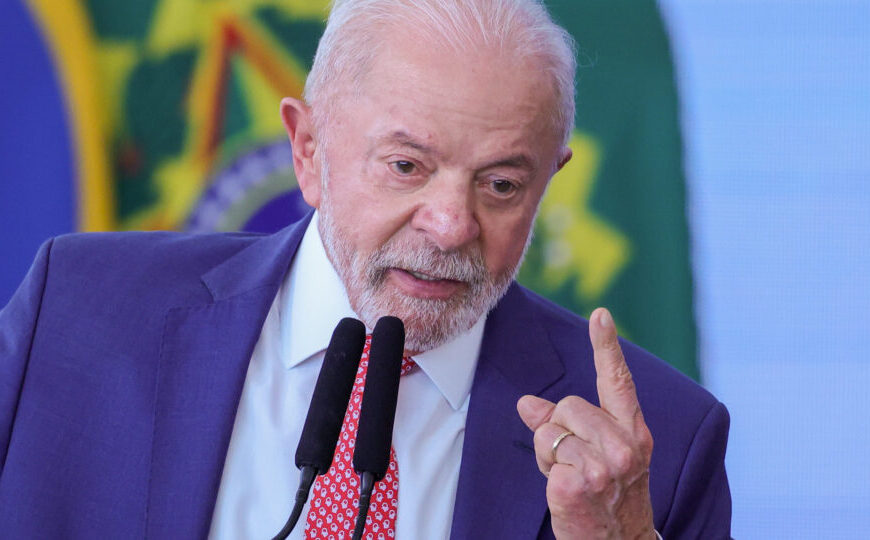 CNI aciona STF contra o fim da taxa das blusinhas anunciada por Lula