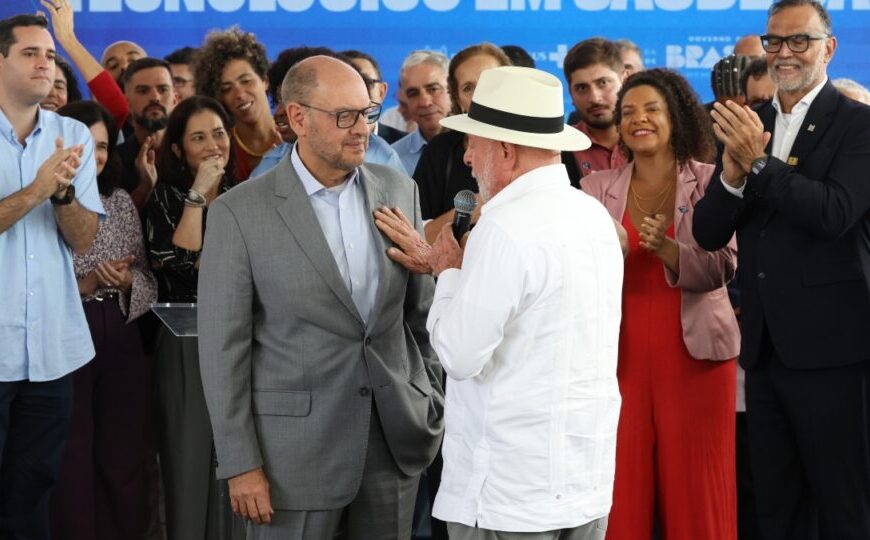 Lula cria mal-estar com deputados do RJ após fala a governador interino