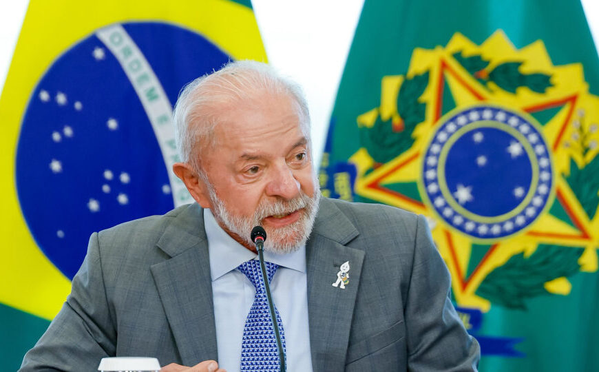 Lula culpa Bolsonaro por mortes da Covid e manda militância espalhar dossiê contra rival