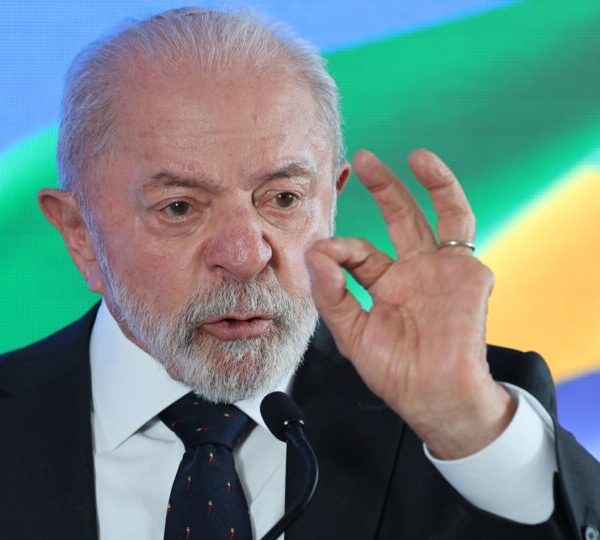 Lula diz que quer estreitar relação com Trump&hellip;