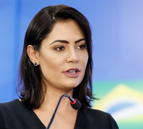 Michelle Bolsonaro adere à campanha em defesa da&hellip;