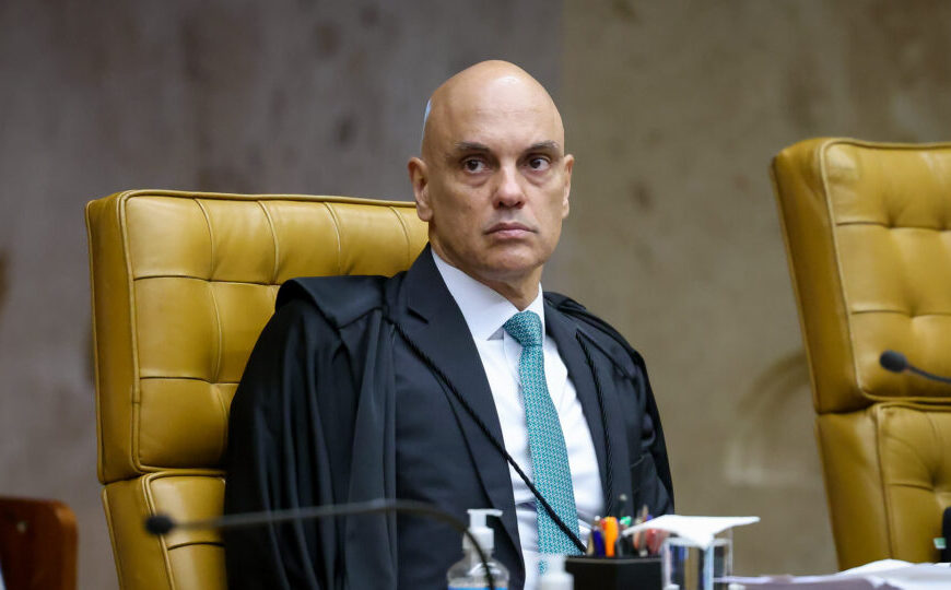 Moraes arquiva investigação sobre malas em voo com Motta e Ciro