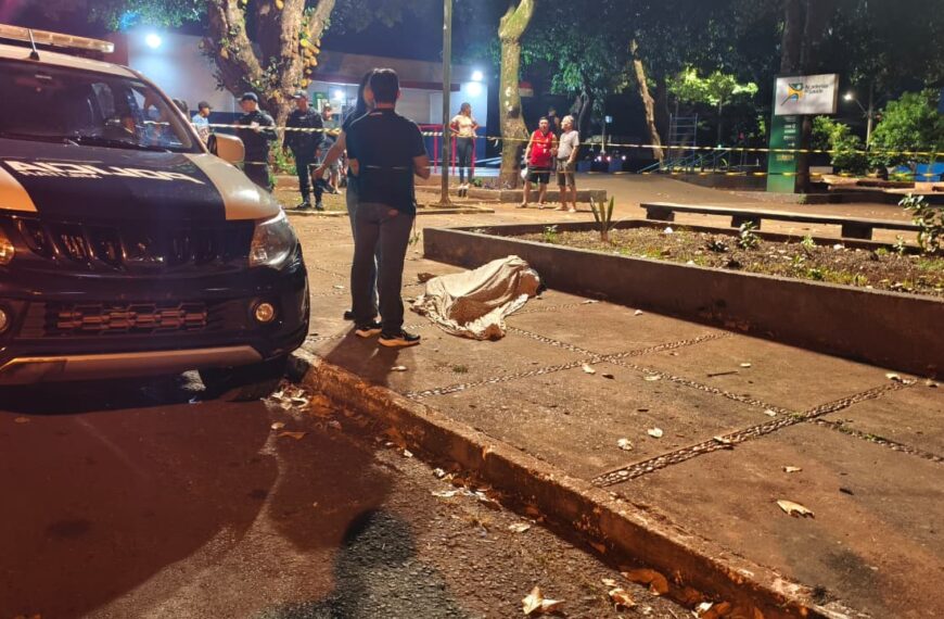 Depois de recusar atendimento médico, homem morre em praça de Dourados