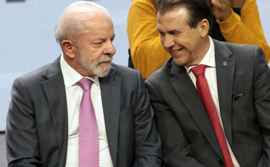 Marinho diz que governo defende redução imediata de jornada para 40 horas