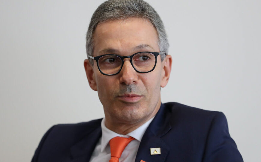 Zema endurece discurso contra Flávio e aposta em “eleição da indignação”