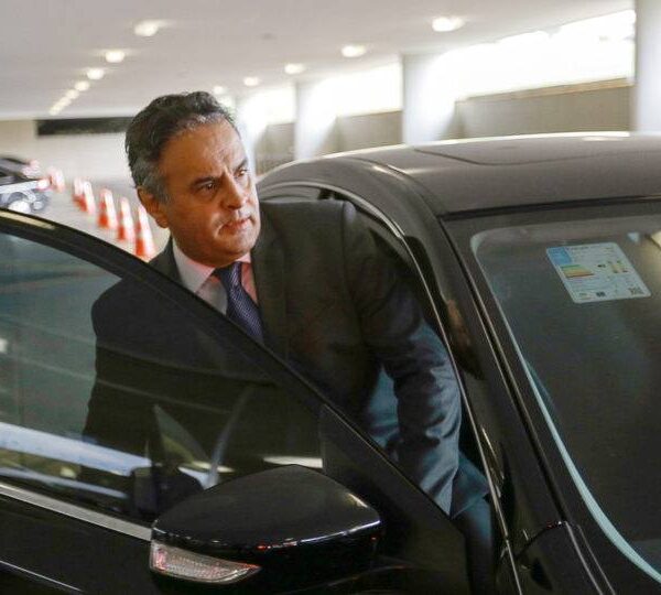 Possível candidatura de Aécio visa eleição de parlamentares&hellip;