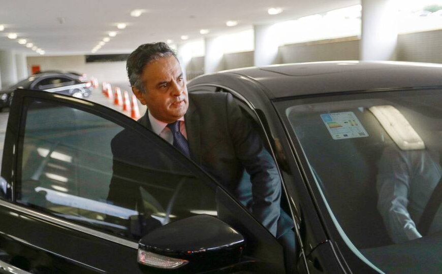 Possível candidatura de Aécio visa eleição de parlamentares para tentar evitar o fim do PSDB