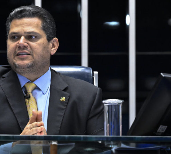 Alcolumbre evita definir calendário para votação do fim&hellip;