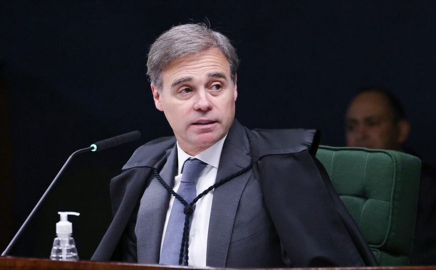 Criminalistas descartam “erro crasso” de Mendonça em conversa sobre delação de Vorcaro