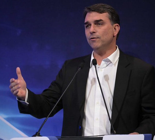 Flávio Bolsonaro apresenta queixa-crime no STF contra André&hellip;