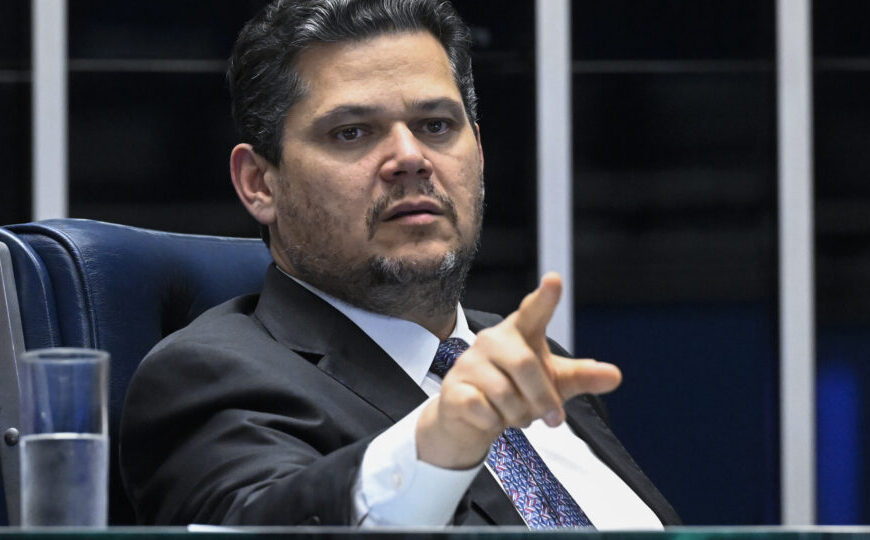Alcolumbre nega ter recebido US$ 30 milhões de Vorcaro e promete reação judicial