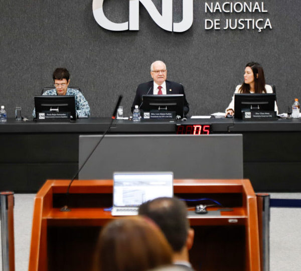 CNJ identifica juízes com salário acima de R$&hellip;