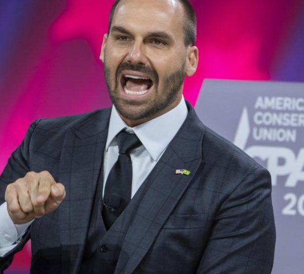 Eduardo Bolsonaro nega ter sugerido troca do Pix&hellip;