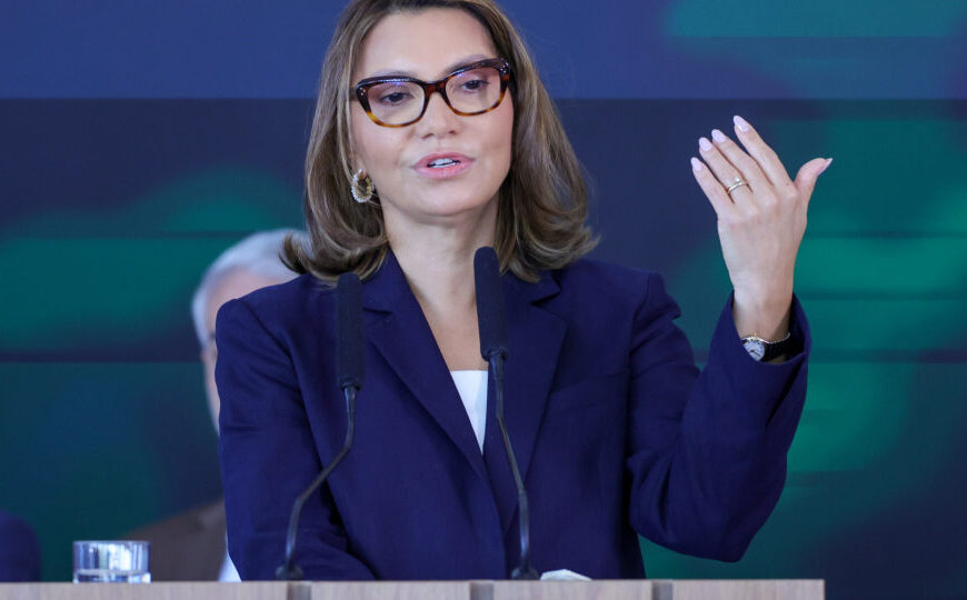 Janja afasta segurança após deputada do PT reclamar de agressão em evento
