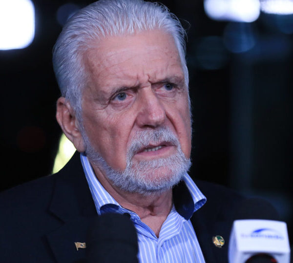 Jaques Wagner deixa a liderança do governo no&hellip;