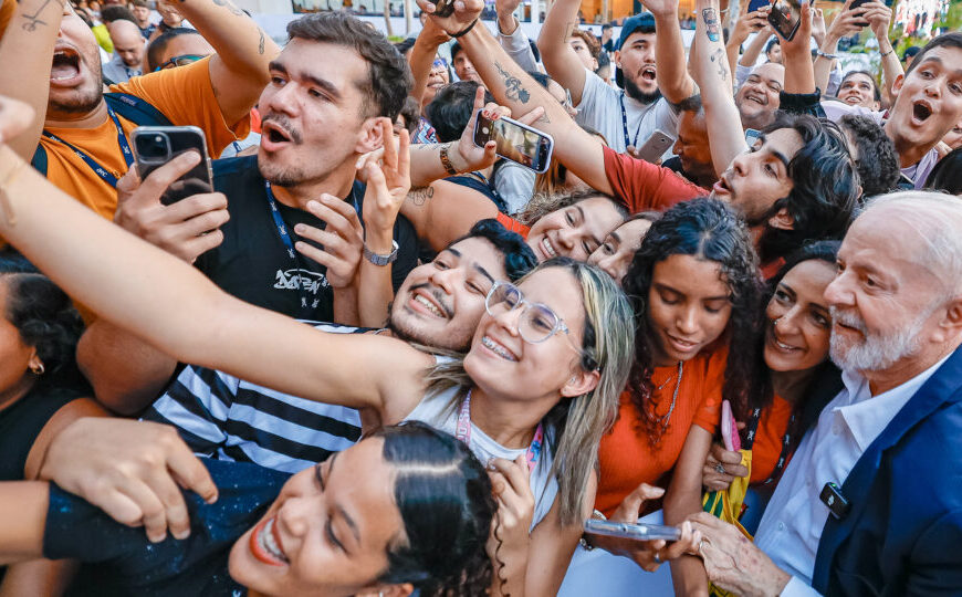 Quais são os nomes da esquerda que tentam aproveitar a onda internacional do Socialismo Gen-Z