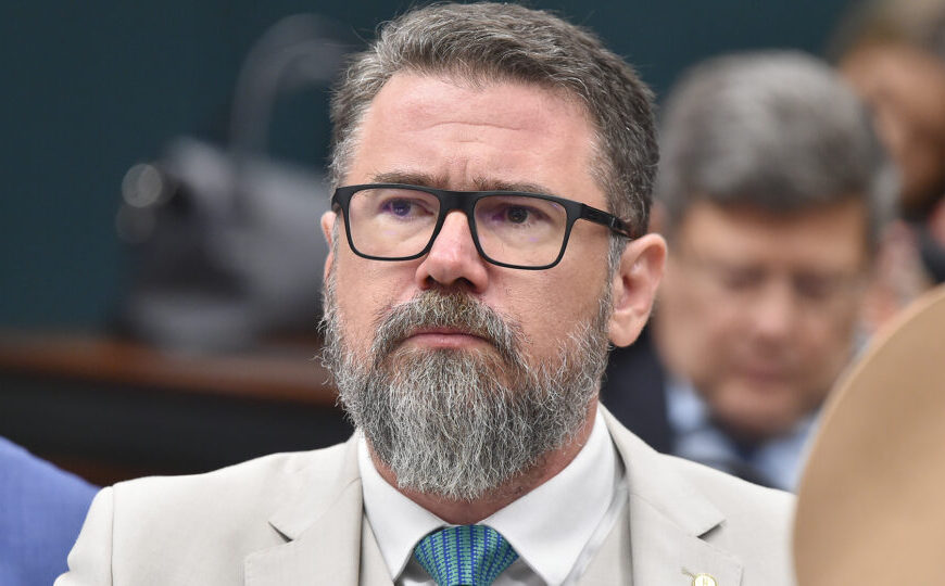 Conselho de Ética da Câmara aprova nova suspensão de deputado do PL