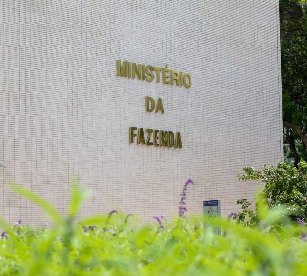 Governo Lula coloca sigilo de 100 anos em&hellip;