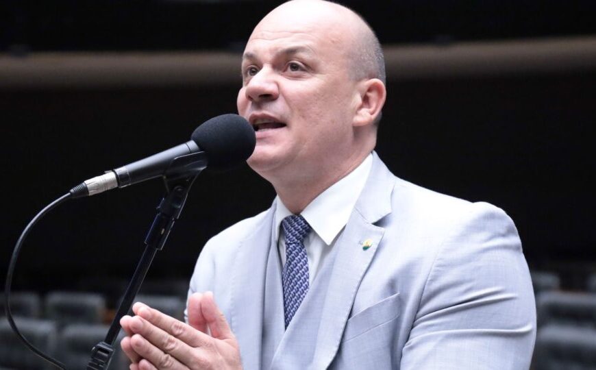 Oposição pede impeachment de Moraes e sobe o tom contra Alcolumbre