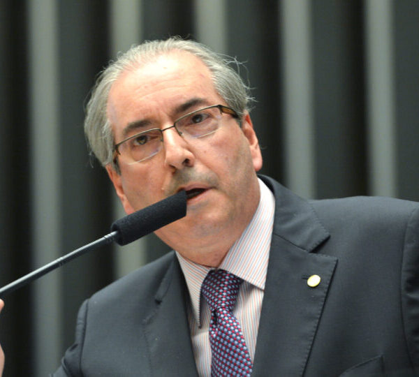 Dino determina bloqueio de R$ 6 milhões de&hellip;