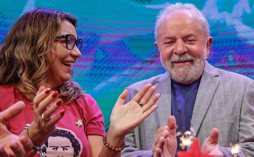 Lula caminha para recorde de gasto com cartão corporativo em governo de ostentação