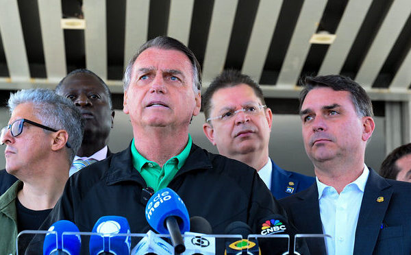 Bolsonaro escreve carta em apoio a Flávio após&hellip;