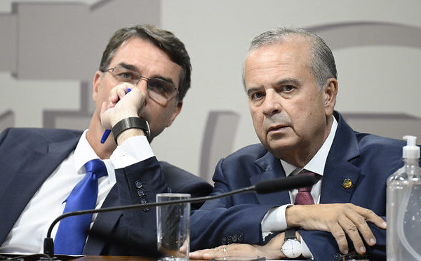 Pré-campanha de Flávio Bolsonaro nega acordo com Republicanos&hellip;