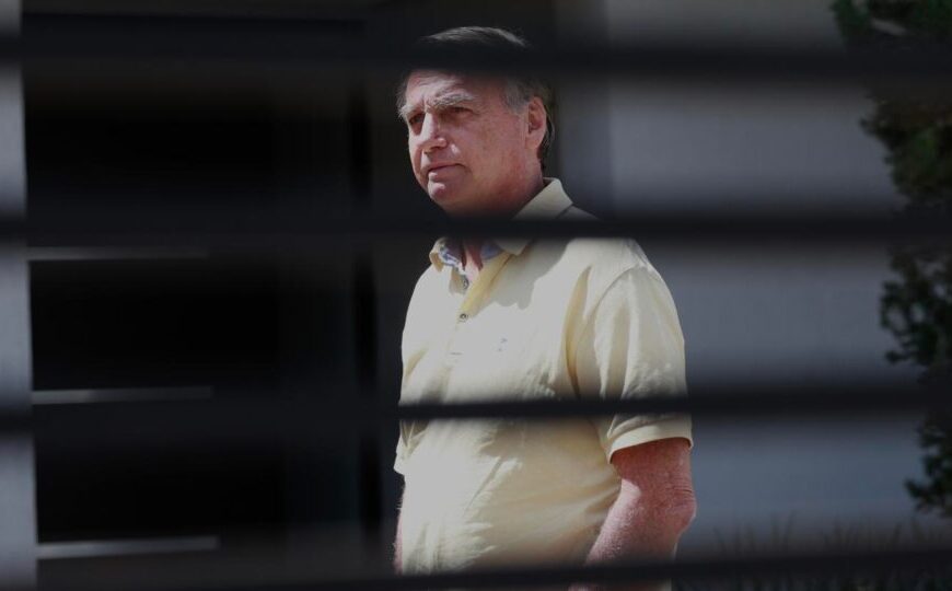 Bolsonaro completa um ano fora das redes sociais após decisão de Moraes