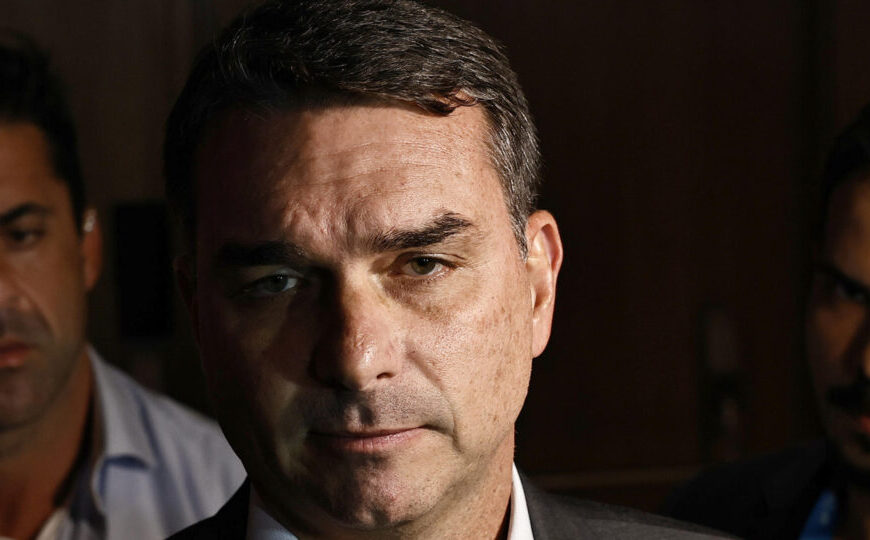Flávio confirma nota fiscal de R$ 500 mil para empresa ligada ao Master e nega irregularidade