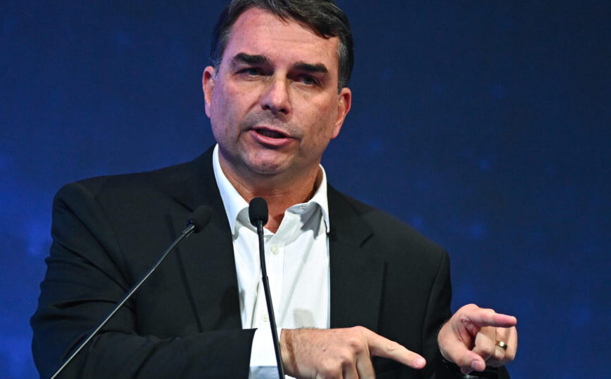 Flávio reforça ação no STF contra Lula por nova fala sobre “enforcar traidores”