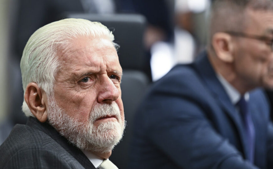 PF identifica 74 ligações entre Jaques Wagner e ex-sócio do Master e viagens à “Ilha da Paixão”