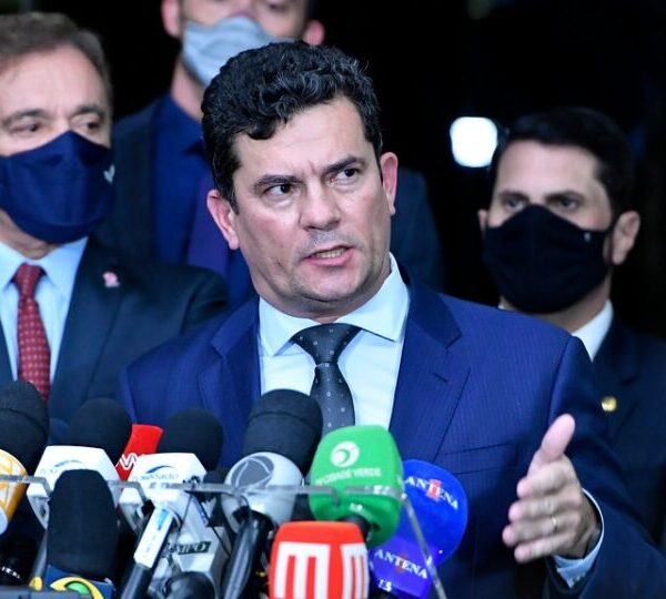 Após visita a Filipe Martins, Sergio Moro cobra&hellip;