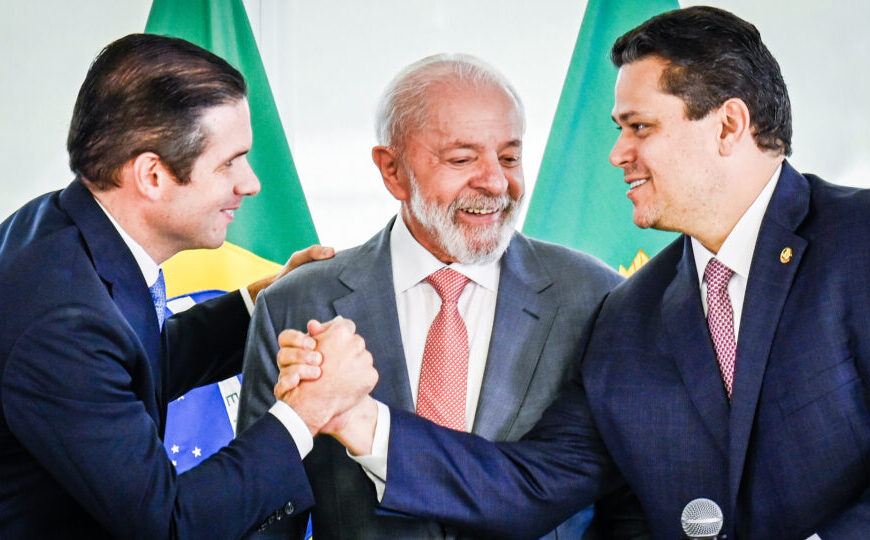 Lula e chefes do Legislativo destravam proposta para acabar com a jornada 6×1