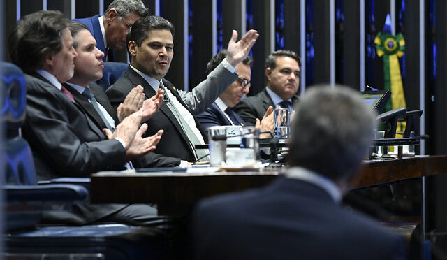 Por que o Centrão prioriza o domínio do Congresso em 2027?
