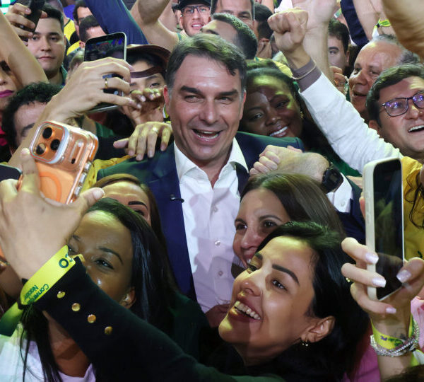 Flávio Bolsonaro promete mandato único para destravar apoios&hellip;