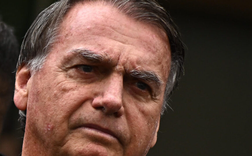 Bolsonaro tem oscilações de pressão; defesa pede que Moraes amplie duração da fisioterapia