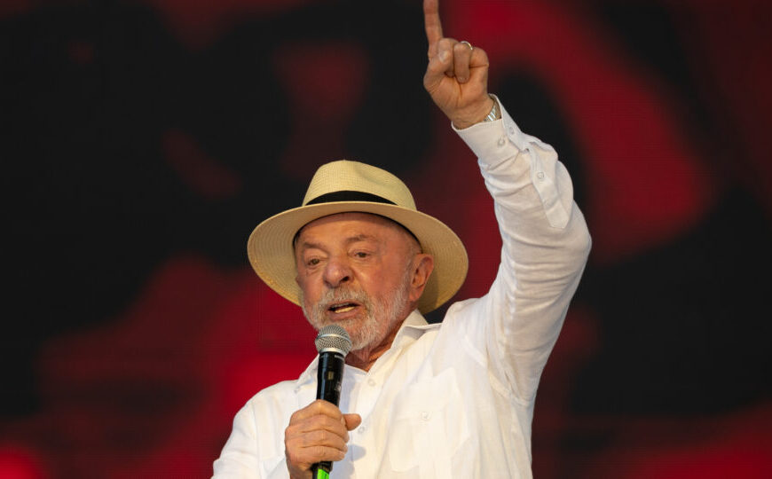 Lula critica candidatos que apostam na internet para chegar à Presidência