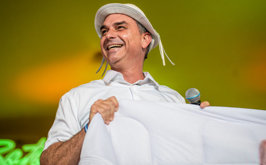 Flávio mira redutos de Bolsonaro para ampliar votação no Nordeste