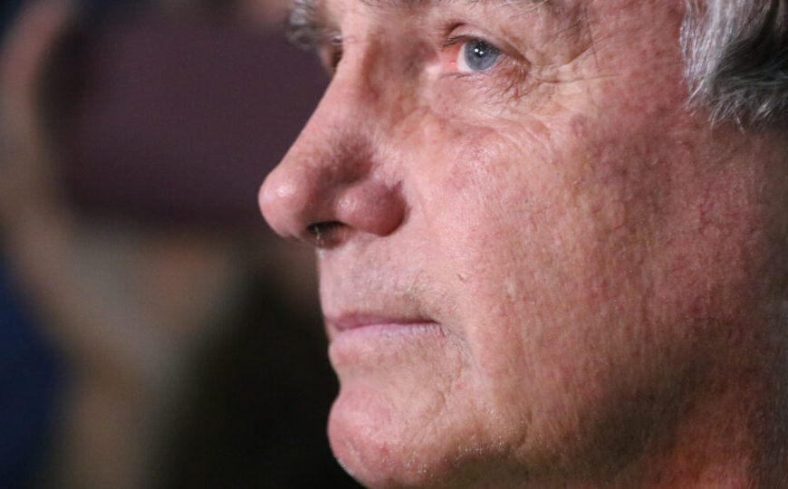 Bolsonaro teve aumento de pressão, mas quadro geral é estável, diz boletim