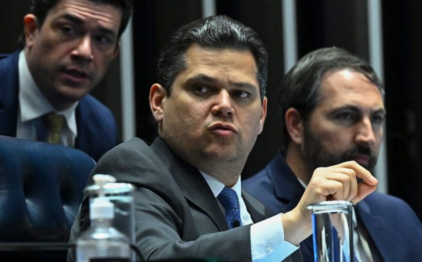 Por que Davi Alcolumbre trava a PEC da jornada 6×1 no Senado?